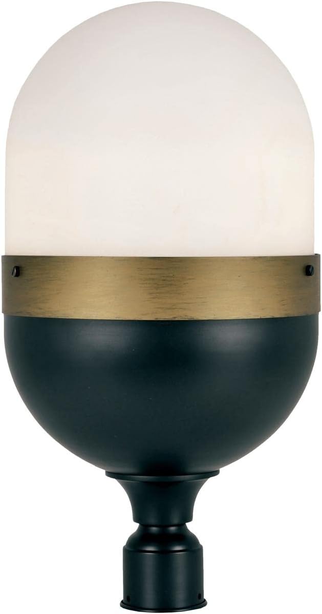 Brian Patrick Flynn para Crystorama Capsule Outdoor 3 Light Post