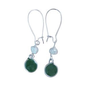 Handmade Lightweight Silvertone Green Resin and Pearl Earrings on Kidney Wire Handmade Lightweight Silvertone Green Resin and Pearl Earrings on Kidney Wire