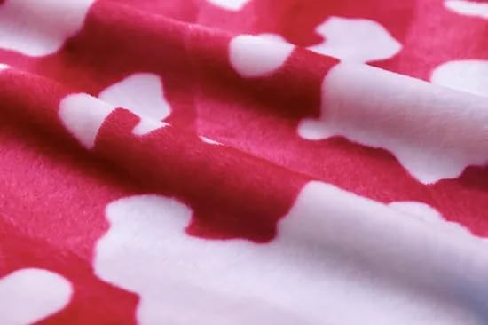 Tela de velboa ultra suave con estampado de vaca de pelo corto, 58 pulgadas, vendido por The Continuous YardIdeal para mantas, sudaderas, juguetes,