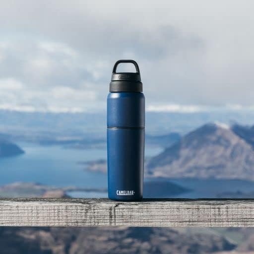 CamelBak Botella de agua y taza de viaje MultiBev – Acero inoxidable aislado