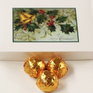 Scott’s Cakes Caramelos de relleno de crema de arce de chocolate negro con láminas de cobre en una caja de muérdago de 1 libra Scott’s Cakes Caramelos de relleno de crema de arce de chocolate negro con láminas de cobre en una caja de muérdago de 1 libra