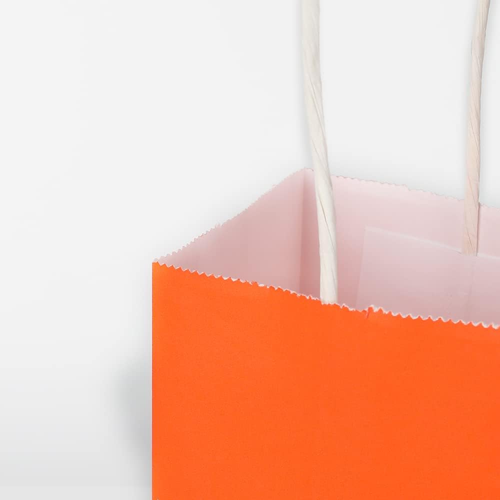 Cada paquete de 100 bolsas pequeñas de papel kraft naranja y morado con asas a granel