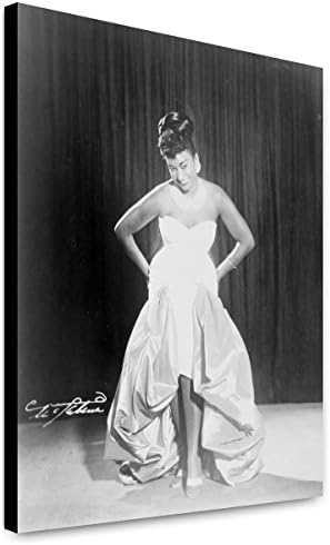 Cuadro en Lienzo 16×20 Celia Cruz, Retrato de cuerpo entero, Frente al frente, En el escenario, 1962