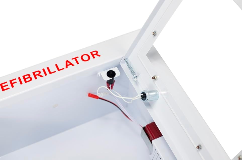 Armario AED totalmente empotrado, alarmado, compacto. Se adapta a muchos desfibriladores en el mercado. Mide 13.75 pulgadas de alto x 16.25 pulgadas