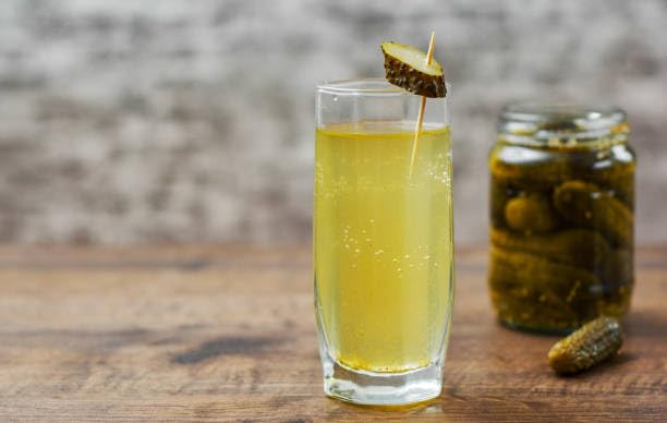 Cajun Chef Salmuera de eneldo – Jugo de pepinillo de 1 galón – Perfecto para salmuera, alivia calambres musculares, Bloody Mary’s, hidratación,