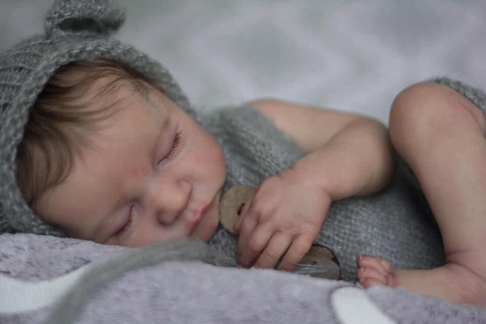 RXDOLL Muñeca de bebé recién nacido durmiendo de 19 pulgadas de vinilo suave de silicona de cuerpo completo Reborn muñecas anatómicamente correctas