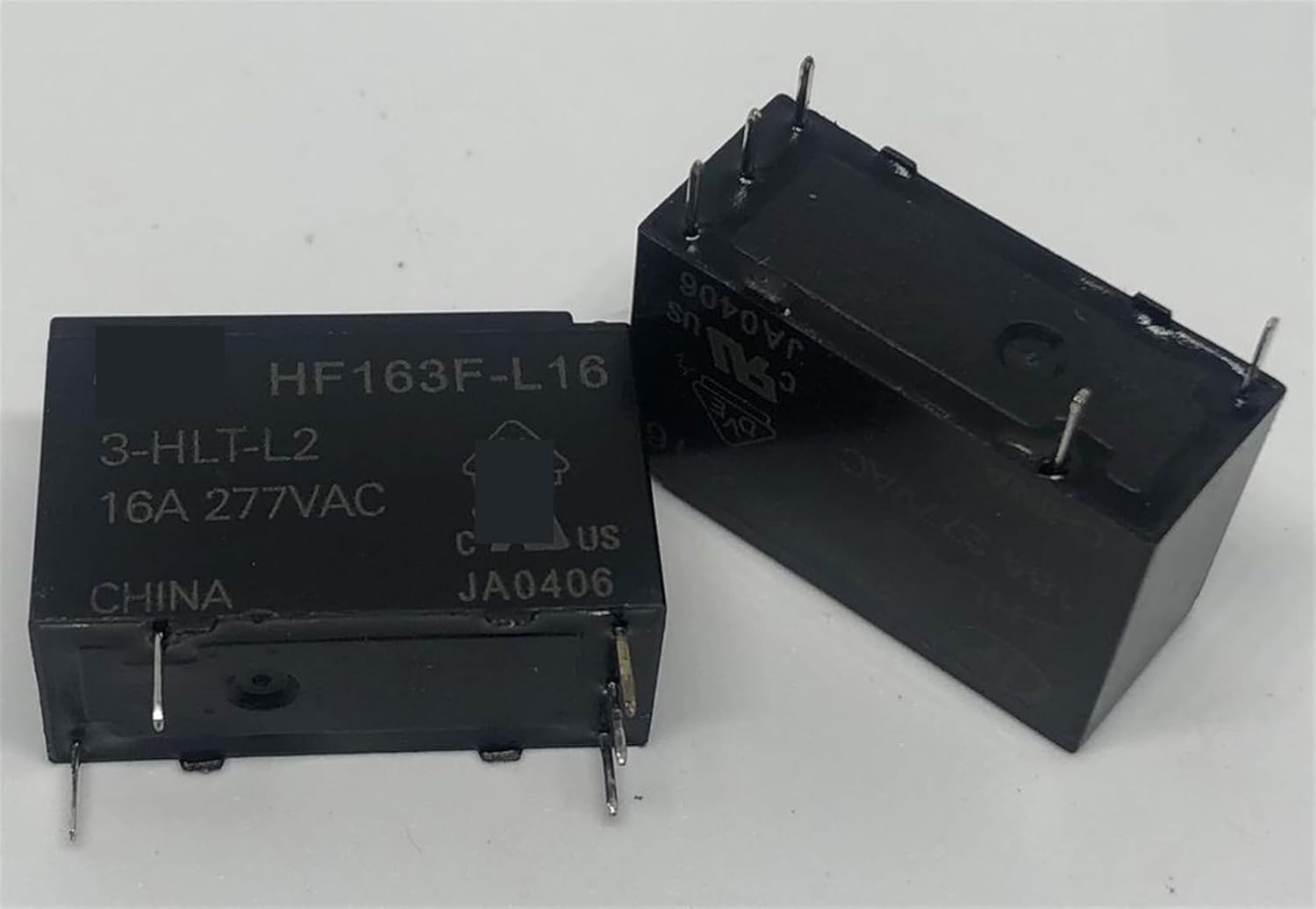 HF163F-L16 3-HLT-L2 Relay Magnetic Retention 5pins 1Pcs