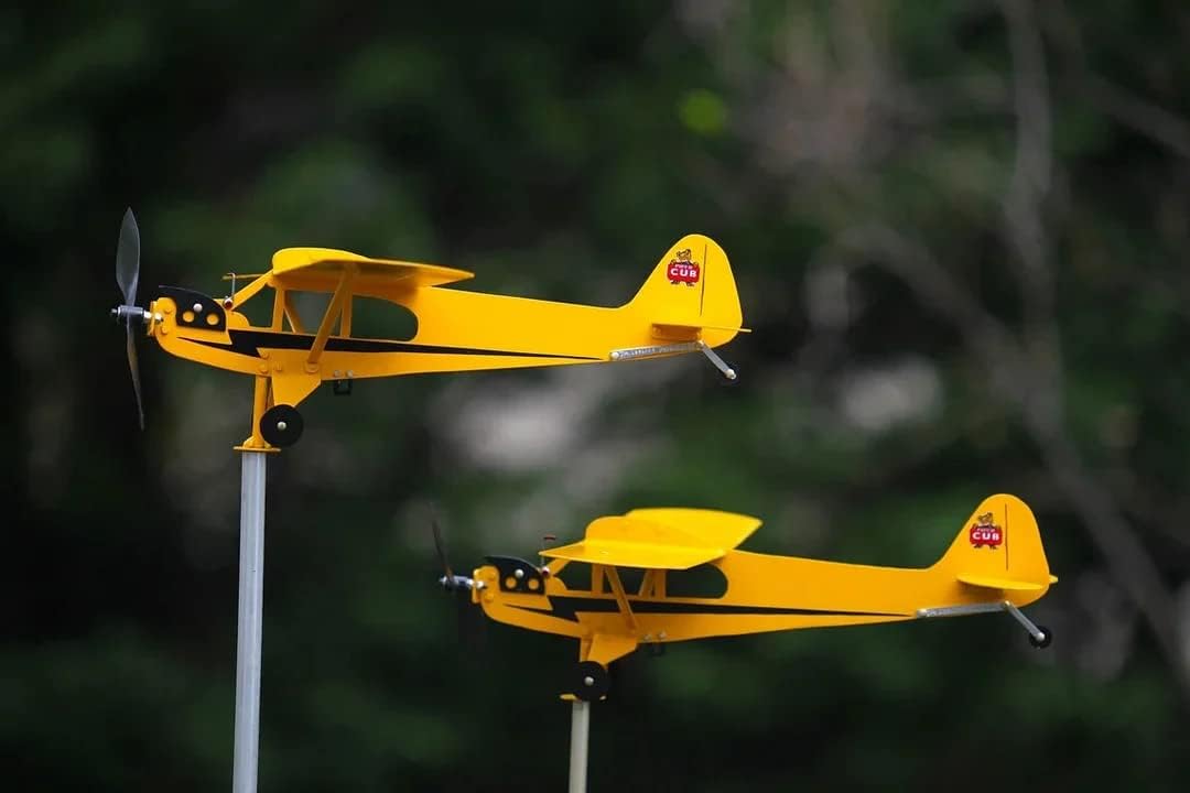 Piper J3 Cub Airplane Weathervane – Aeronave giratoria de metal para avión 2023, veleta de avión hecha a mano, molino de viento, decoración de