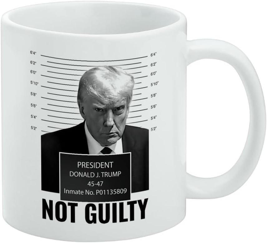GRAPHICS & MORE Trump Mugshot Not Guilty – Taza de café de cerámica, tazas de regalo novedosas para café, té y bebidas calientes, 11 onzas, color