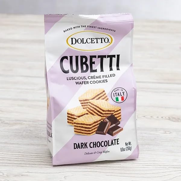 Paquete de cuidado de feliz cumpleaños de lujo, caja de regalo de comida de cumpleaños dulce y salada por GourmetGiftBaskets.com