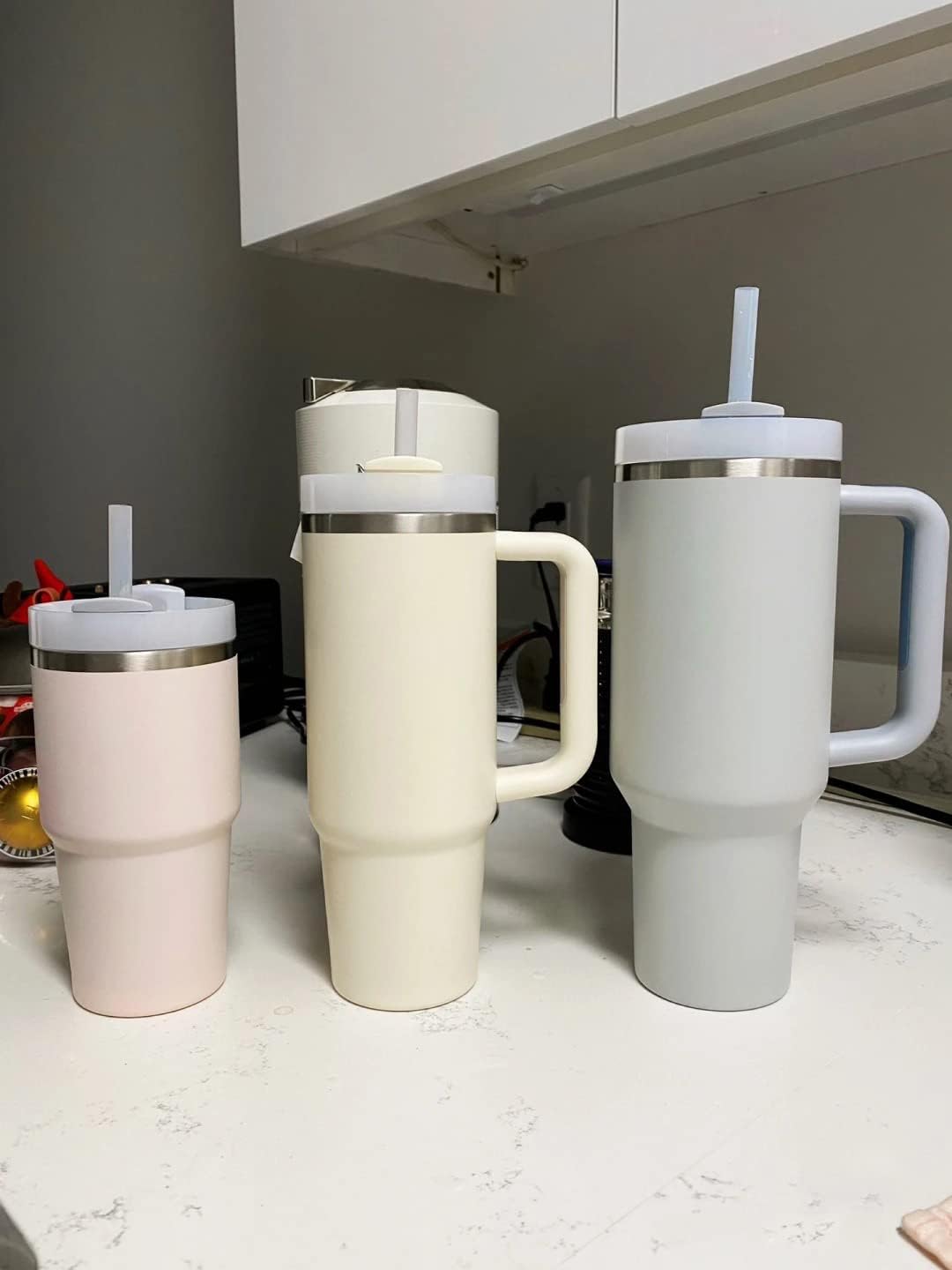 Quencher FlowState – Vaso de 30 onzas con asa y pajilla, vasos aislados con tapa y pajilla, botella de agua de acero inoxidable de 30 onzas, para