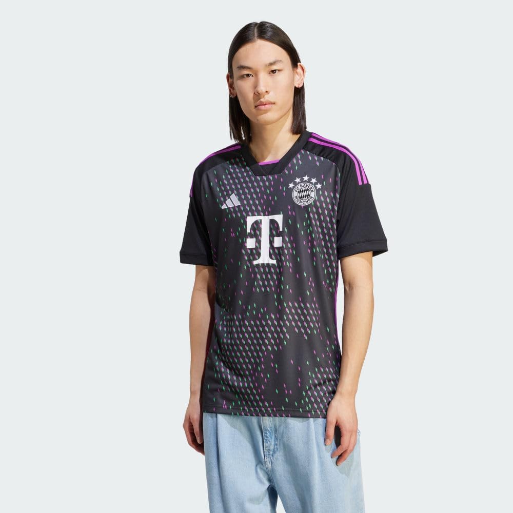 adidas Camiseta de fútbol para hombre, Bayern Munich 2324, mensaje unificador, tela que absorbe la humedad, gráfico único de mapa del mundo,