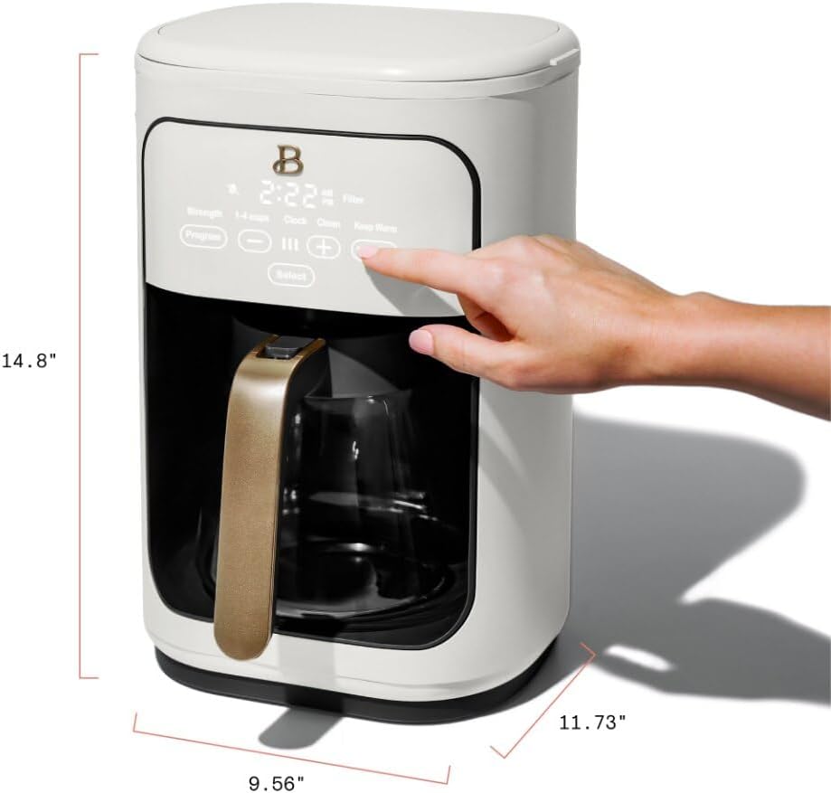 Cafetera programable con pantalla táctil de 14 tazas, glaseado blanco por Drew Barrymore Cafetera Whitelicing