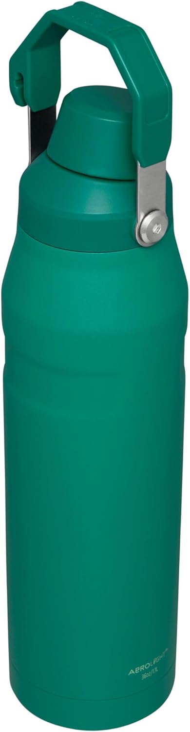 Stanley IceFlow – Botella de agua de flujo rápido de 16 a 50 onzas, tapa de boquilla en ángulo, ligera y a prueba de fugas para viajes y deportes,
