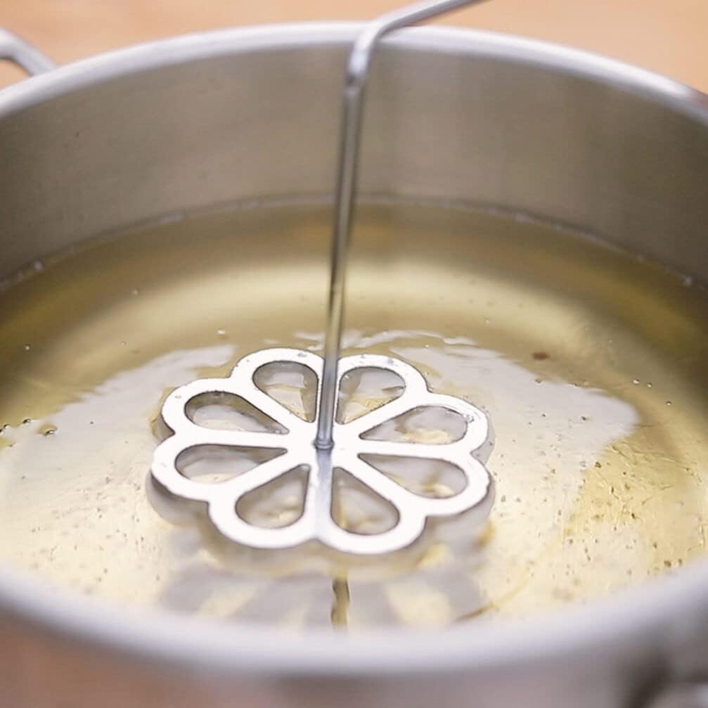 DOITOOL Juego de 4 rosetas y timbales, molde Bunuelos con mango de madera, molde de aluminio para gofres con mango de madera para galletas de