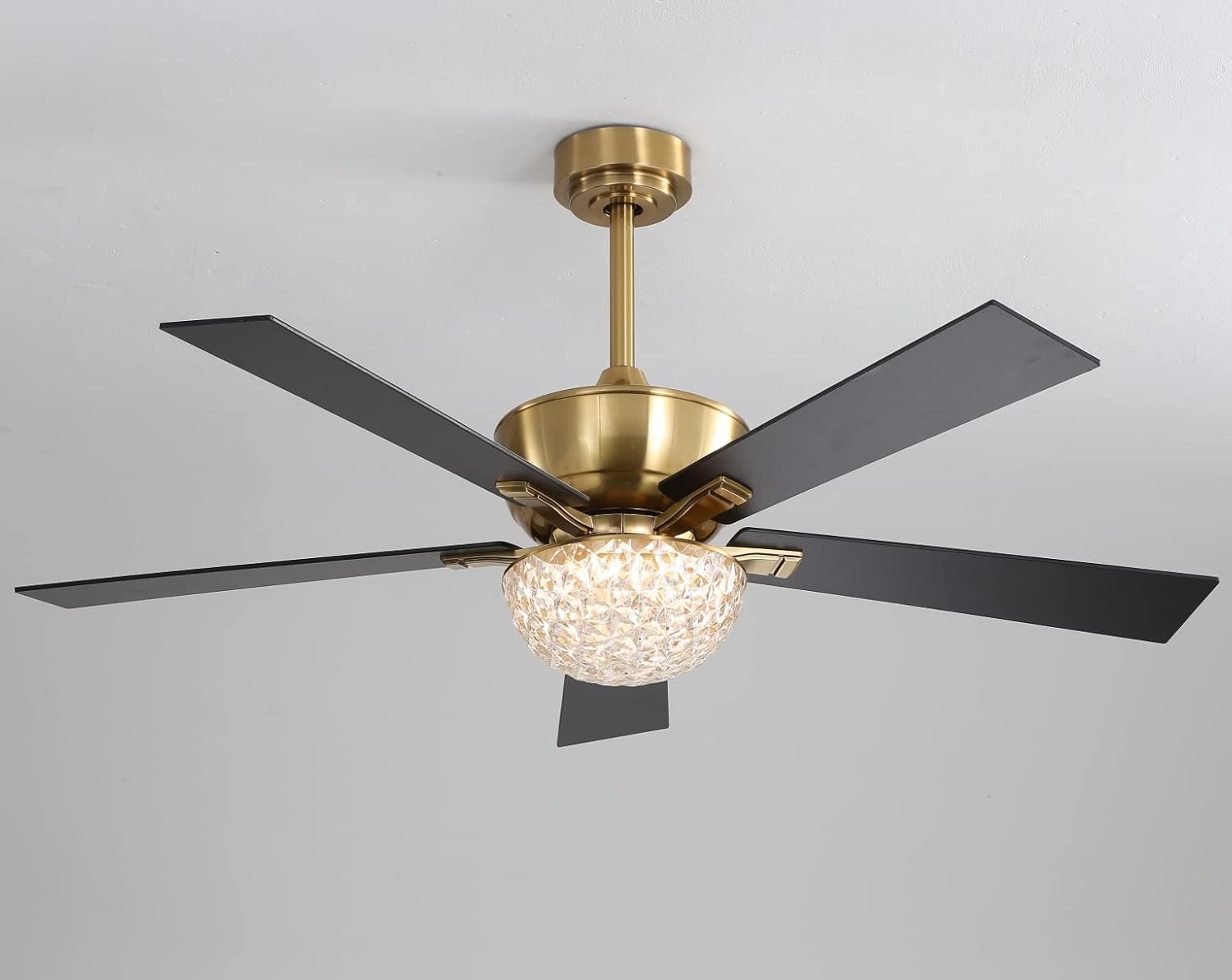 Breezary Ventilador de techo de 52 pulgadas con control remoto de luces, moderno ventilador de techo dorado y negro con cristal, motor de CA