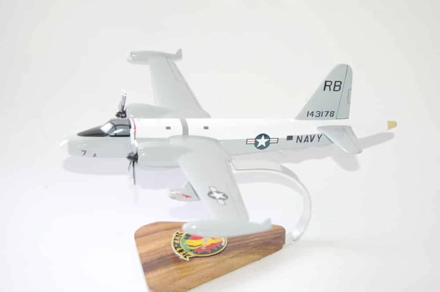 Squadron Nostalgia LLC VP-42 Sea Demons P2V7 Modelo,Maqueta de Mahogany