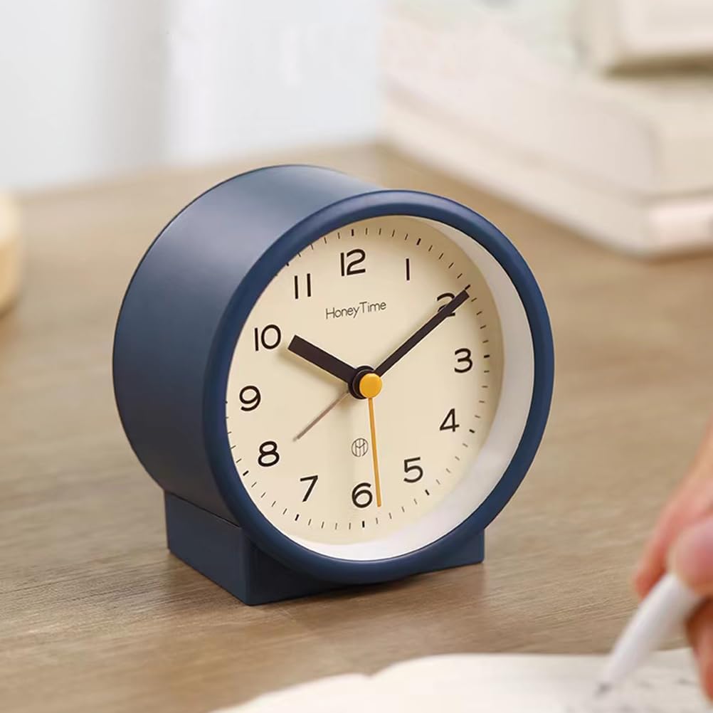 PAWPAWLIU Reloj despertador analógico, silencioso sin tictac, diseño simple, funciona con pilas con función de luz nocturna, para dormitorio, mesita