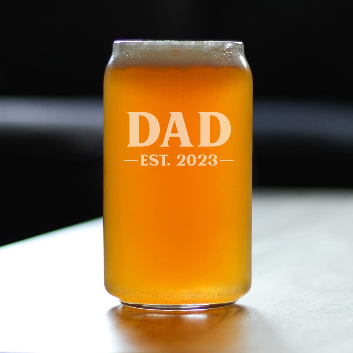 Dad Est 2023 – New Father Beer Can Pint Glass Gift for First Time Parents – Bold 16 Oz Glasses