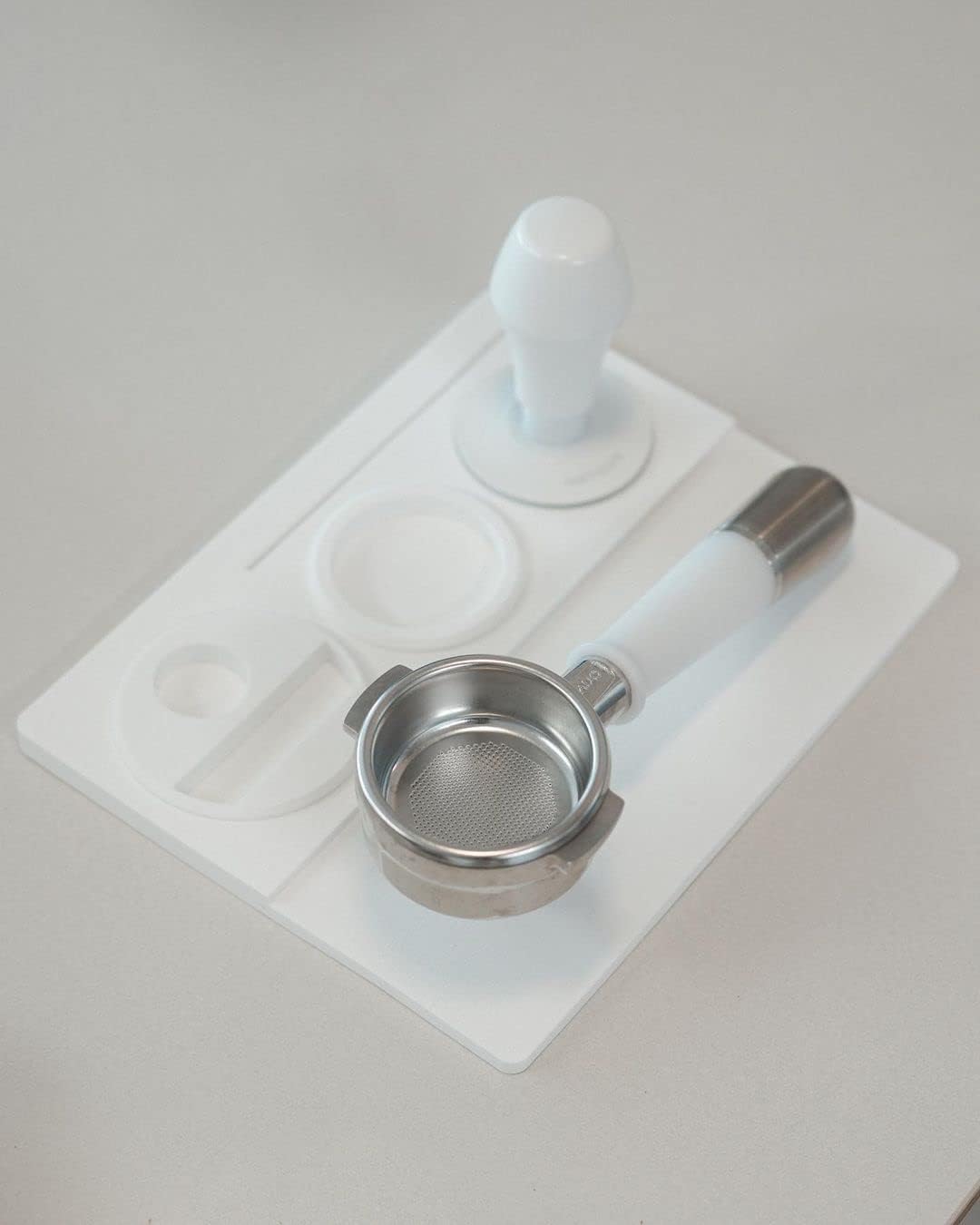 Normcore Tamping Mat – Estación de tampón de espresso blanco – Alfombrilla de café – Patente pendiente – Alfombrilla portafiltro para baristas –