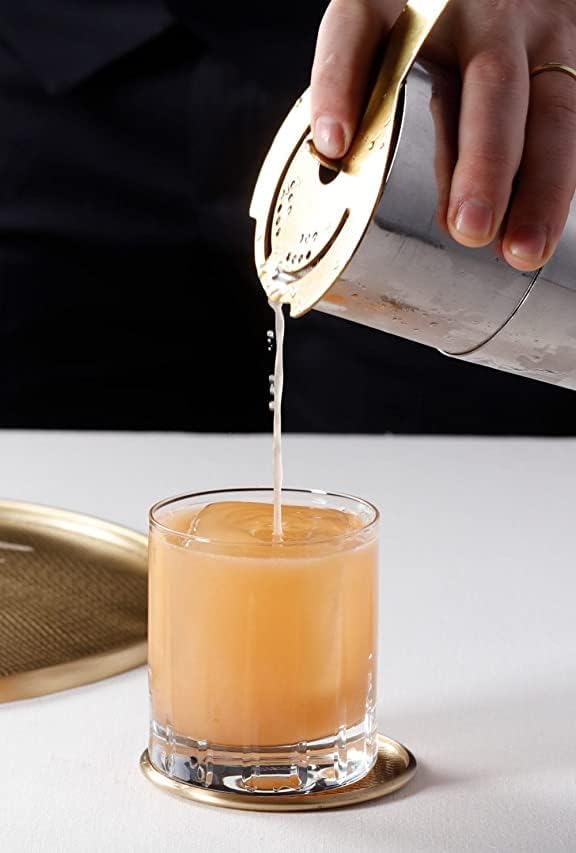 Colador Hawthorne, colador de cóctel de acero inoxidable con resorte de alta densidad  Acabado espejado – Colado sin esfuerzo para cocteleras Boston