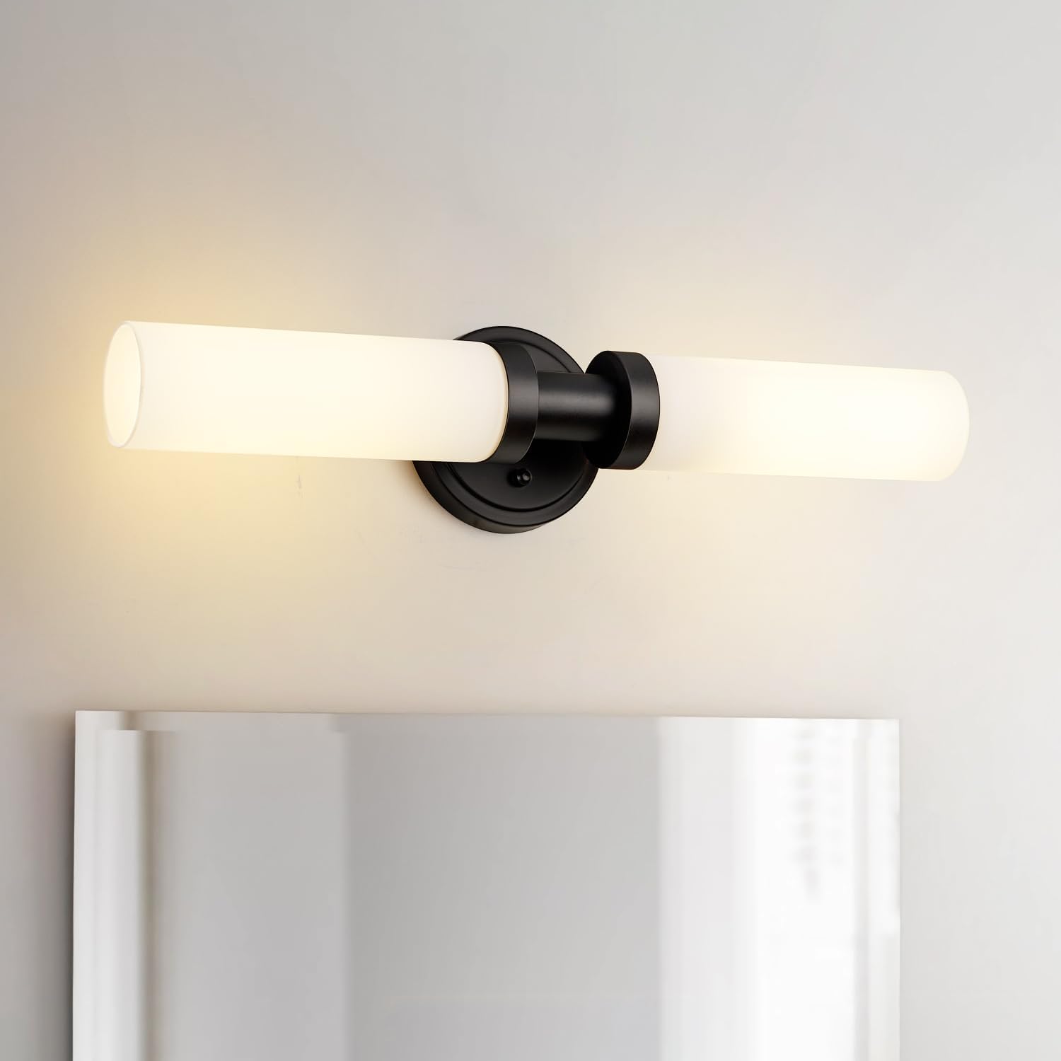 SANTOSTOCK Lámparas de baño negras, apliques de pared de 2 luces con pantalla de vidrio blanco, luces modernas de tocador para espejo, lámpara de