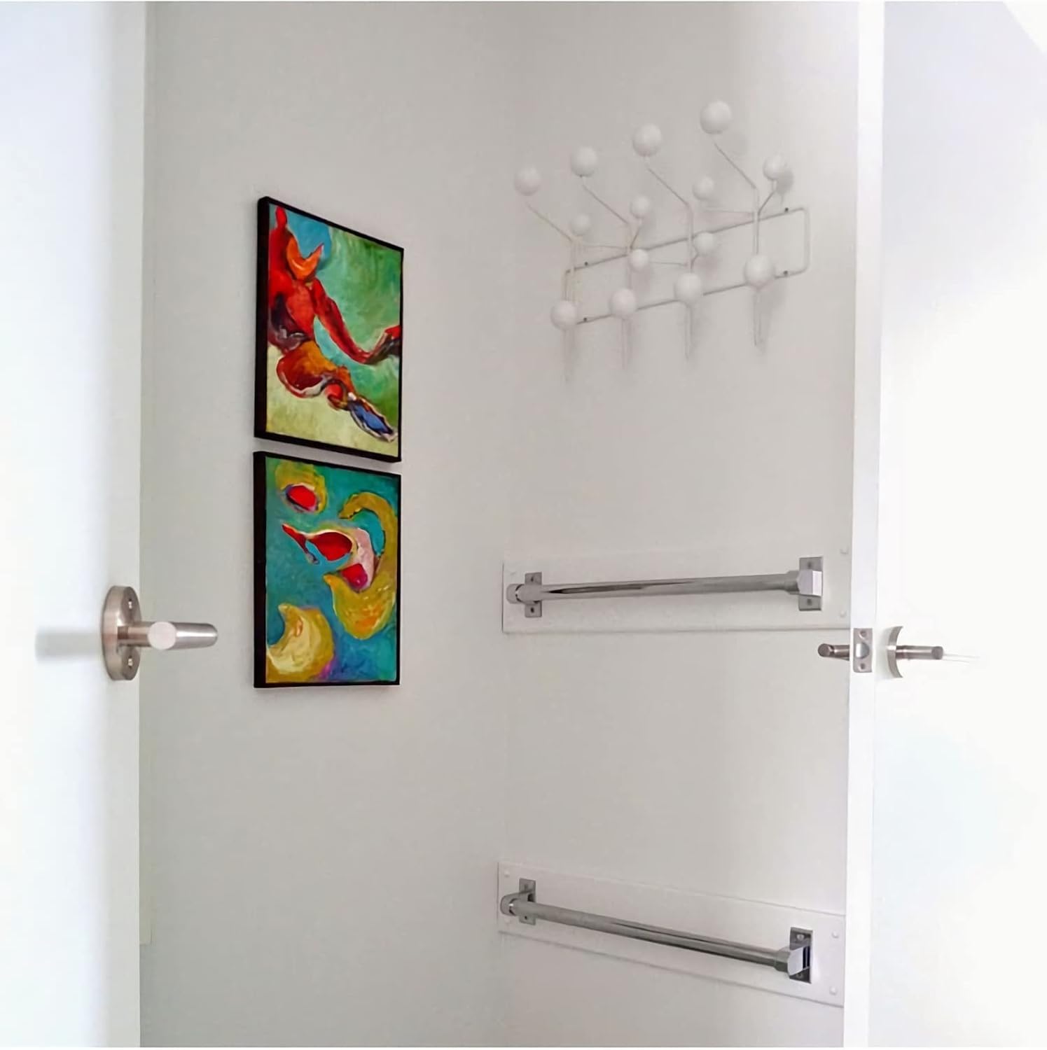 SHISEDECO Perchero clásico Hang it All, ganchos modernos de mediados de siglo para montar en la pared con bolas de madera maciza pintadas (varios