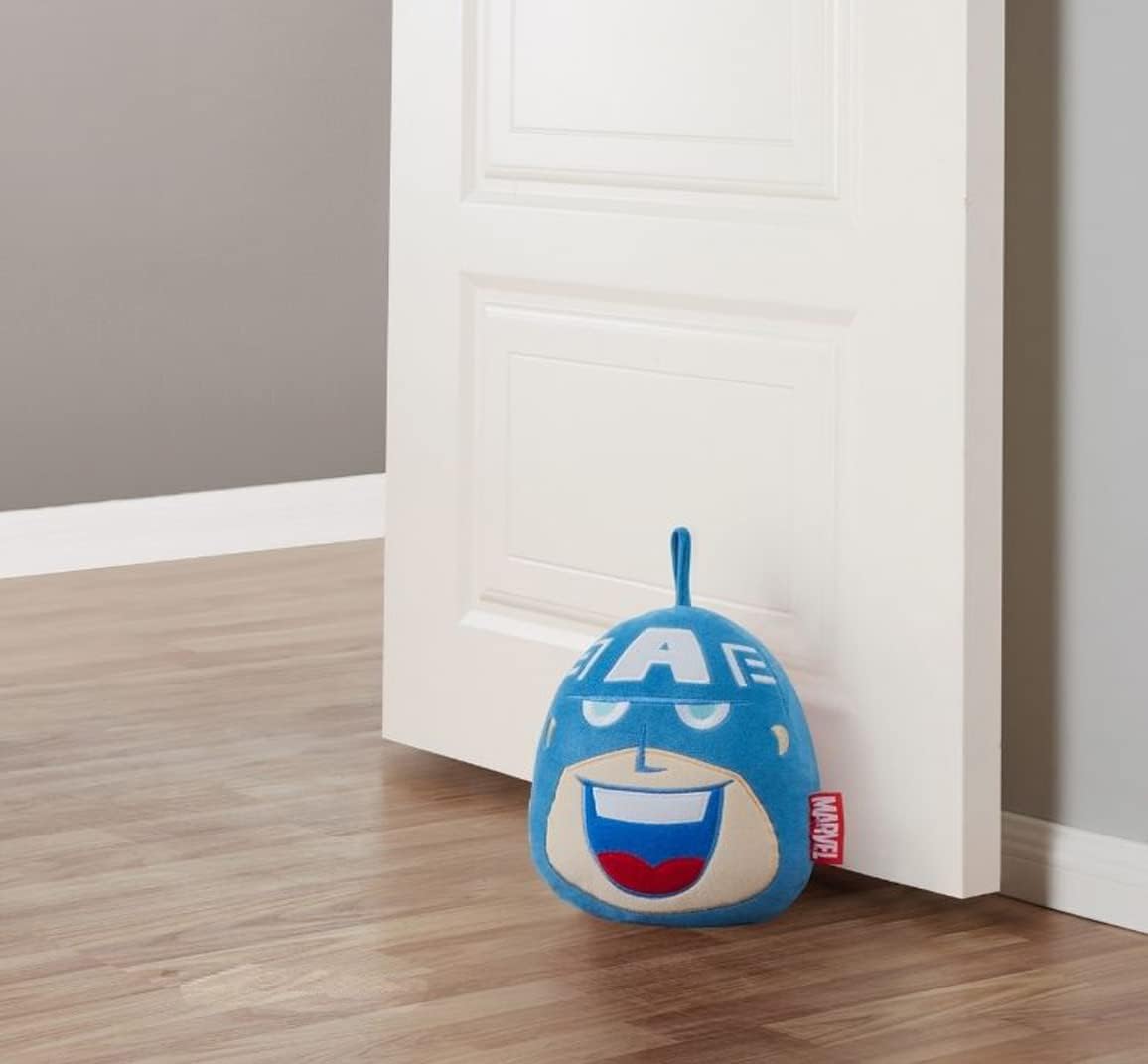 Tope de puerta del Capitán América  Producto oficial de Marvel  Con forma de cabeza de huevo totalmente funcional para el hogar  Almohada de peluche