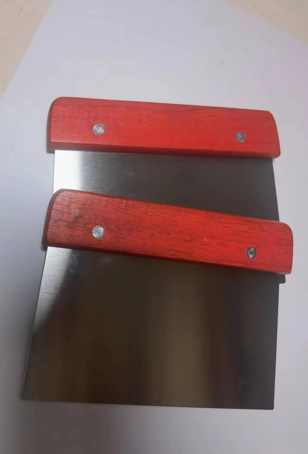 Cumuiu Cortador de banco de masa de 6 x 4 pulgadas, raspador de masa y cortador de acero inoxidable con mango de madera, paquete de 2 (2 unidades)