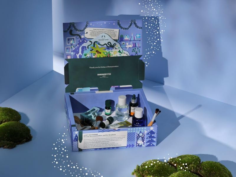 The Body Shop Calendario de Adviento de belleza navideña de 24 piezas, juego de regalo navideño de 24 piezas