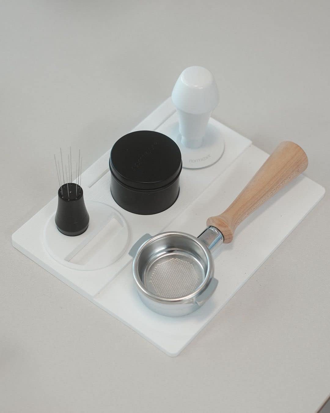 Normcore Tamping Mat – Estación de tampón de espresso blanco – Alfombrilla de café – Patente pendiente – Alfombrilla portafiltro para baristas –