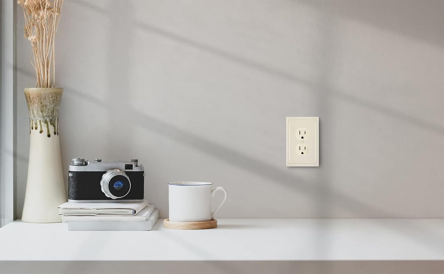 Placa decorativa de pared con borde moderno, tapa de tomacorriente para cubrir enchufe, aleación de zinc maciza duradera (dúplex simple, paquete de