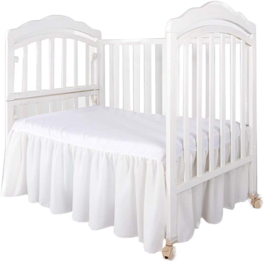 Queen’s Linen Falda de cuna con volantes blancos para cuna con esquinas divididas, volantes de polvo para cuna Standrad 14 caídas (28 x 52 pulgadas)