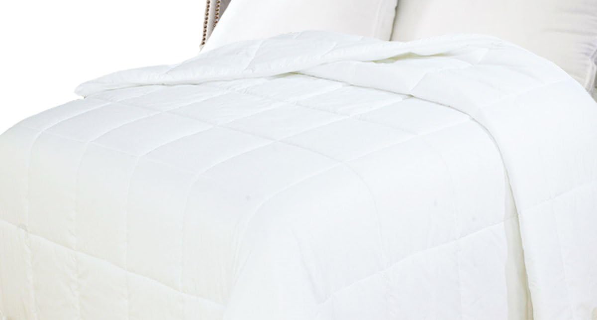 Acolchado Natural Comfort blanco con funda de microfibra en relieve y relleno de plumón liviano, Poliéster & Mezcla de poliéster, Blanco, King