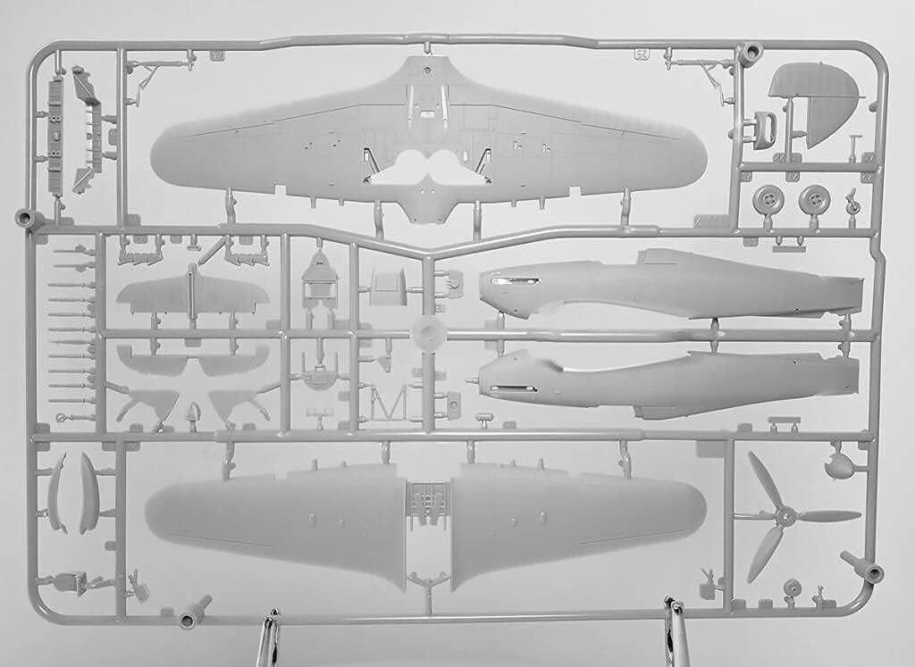 Arma Hobby Escala 172 Huracán Mk II B con filtro tropical – Kit de construcción de modelos de plástico # 70044