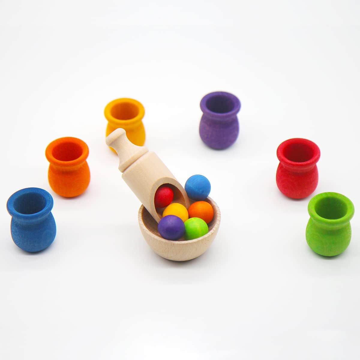 Mejora las habilidades motoras finas y la capacidad de juego con tazas y bolas de colores de madera de juguete, inspirado en la educación