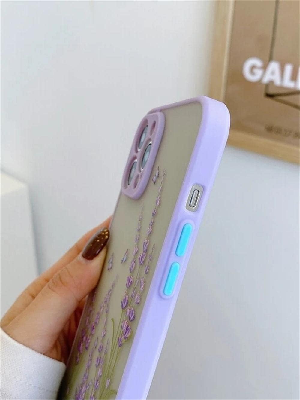 Ownest Funda compatible con iPhone 13, ajuste magnético para MagSafe para parte trasera transparente de policarbonato esmerilado, flores 3D, flores