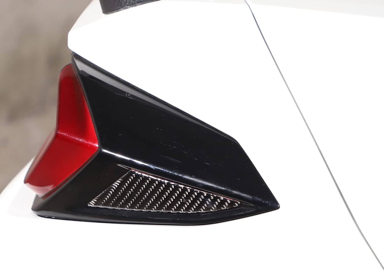Adhesivo triangular de fibra de carbono real para luz trasera trasera compatible con Chevrolet Corvette C8 2020-2023, accesorios de moldura de