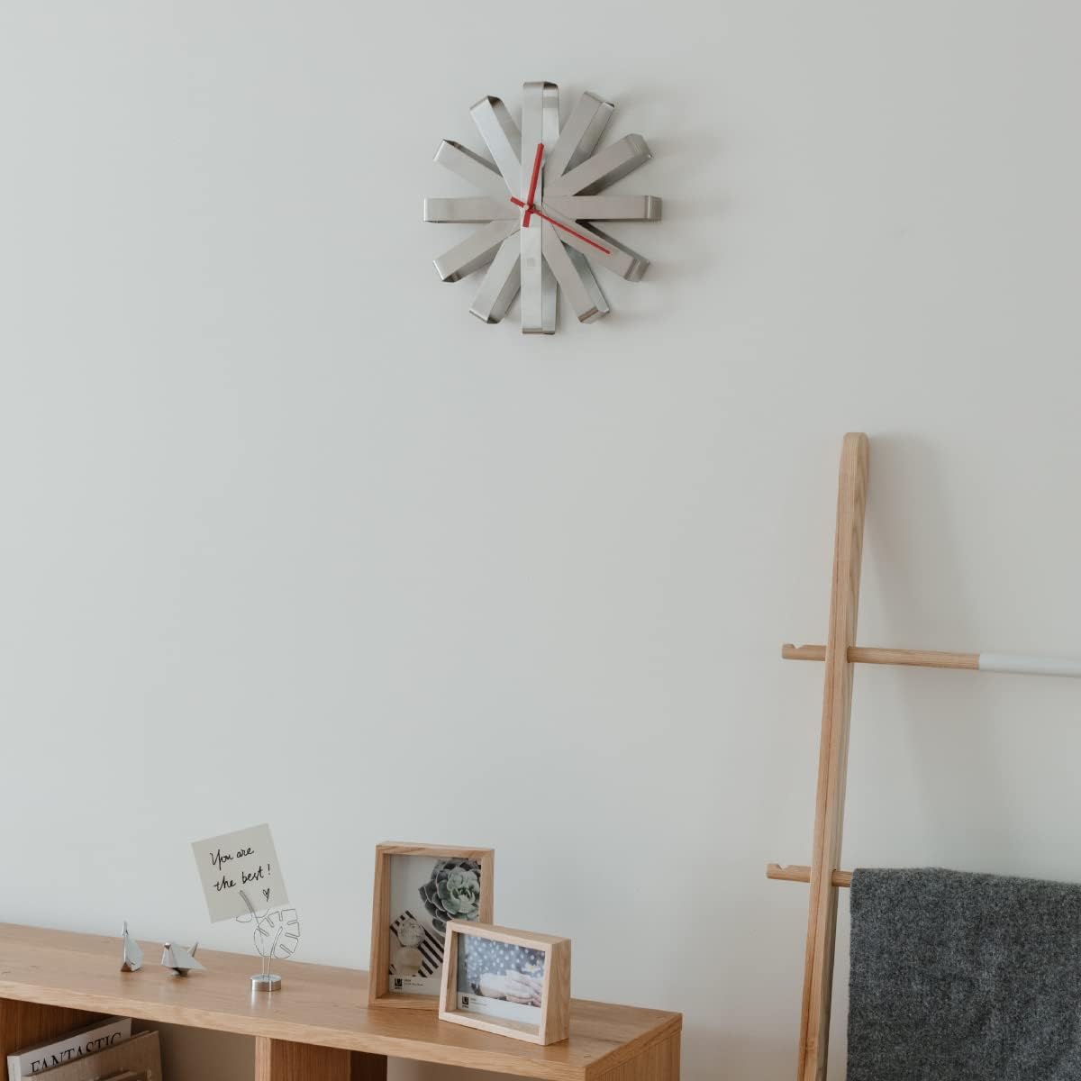 Umbra Reloj de pared de cinta de 12 pulgadas