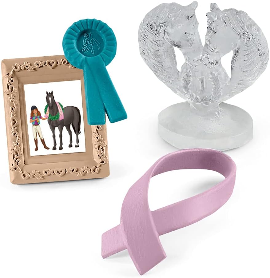 Schleich Club de caballos, juguetes de caballo para niñas y niños, juego de accesorios de torneo con trofeo y cintas, a partir de 5 años