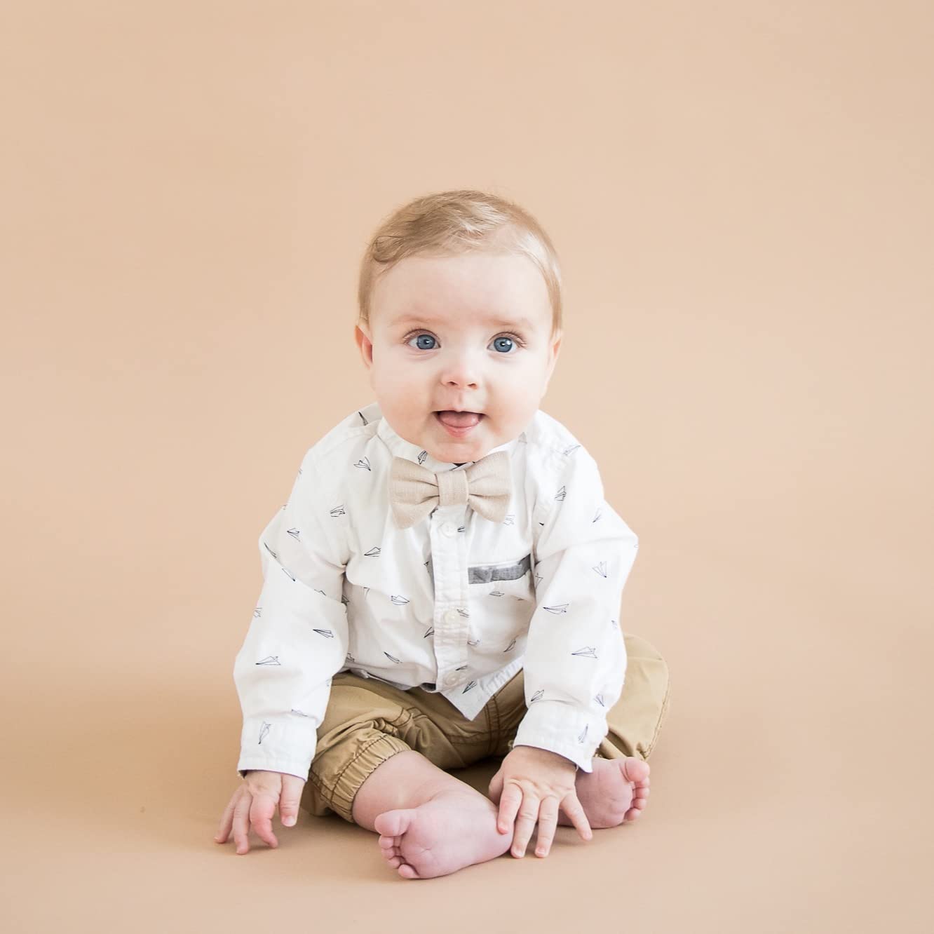 Handmade Pre-Tied Clip on Bow Tie for Baby to Young Boy (Small, Woven Taupe)