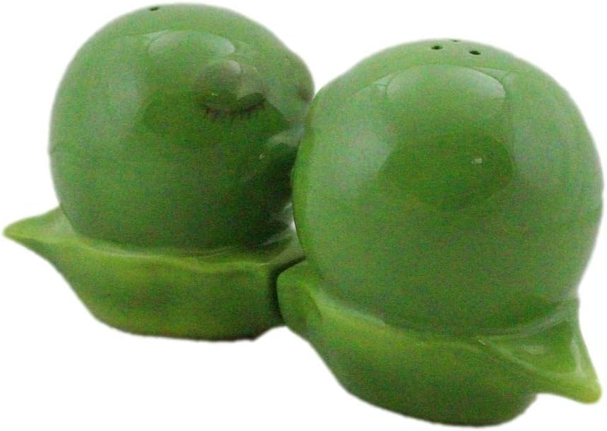 Ebros Gift For The Love Of Vegetables – Juego de 2 guisantes verdes en una vaina para besar magnéticos, de cerámica, salero y pimentero, juego de