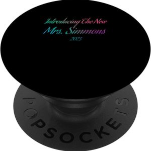 Presentamos el nuevo compromiso de boda de Mrs SIMMONS 2023 PopSockets Standard PopGrip Presentamos el nuevo compromiso de boda de Mrs SIMMONS 2023 PopSockets Standard PopGrip