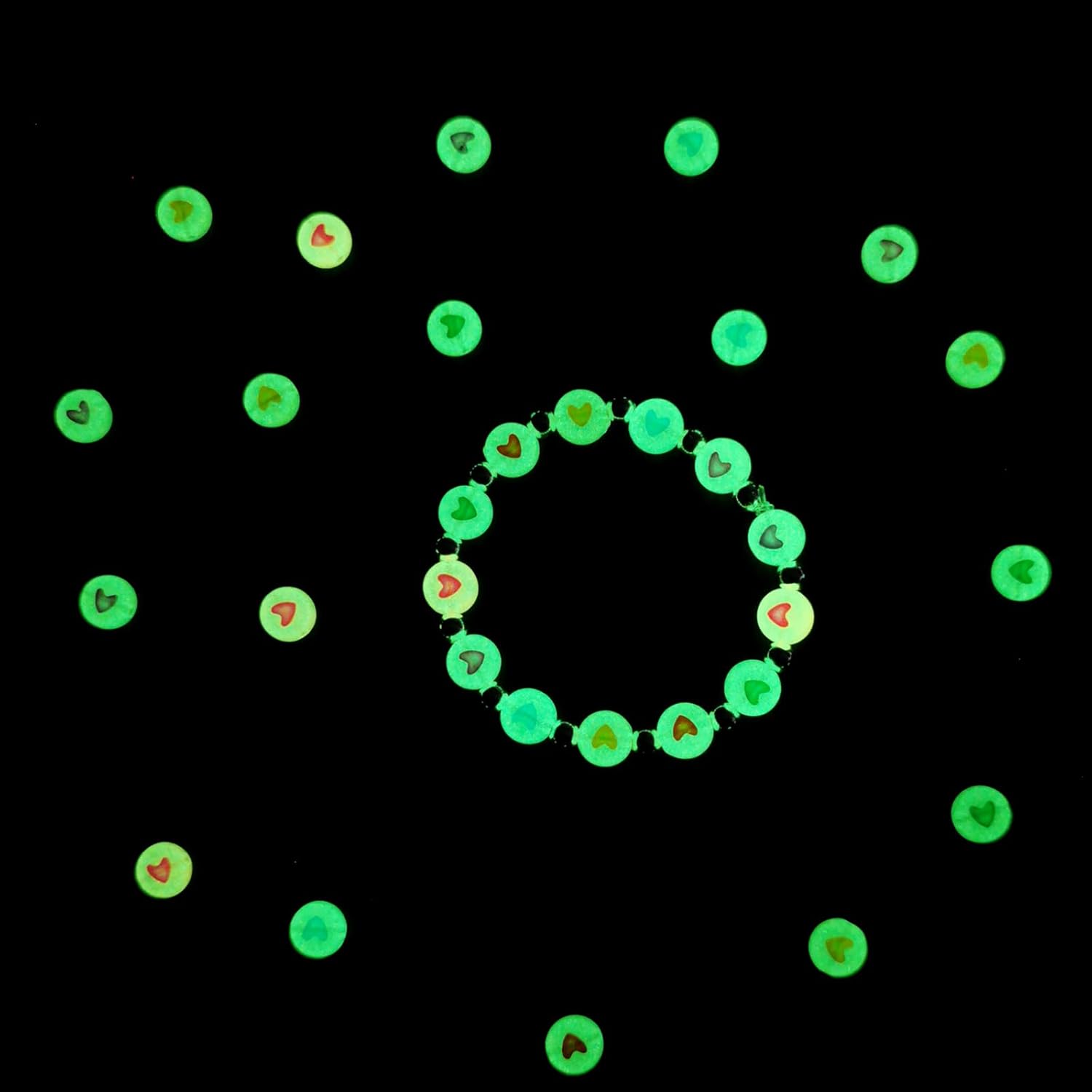 500 cuentas acrílicas luminosas de 0.276 in que brillan en la oscuridad, para hacer pulseras, collares, joyas (corazón colorido)