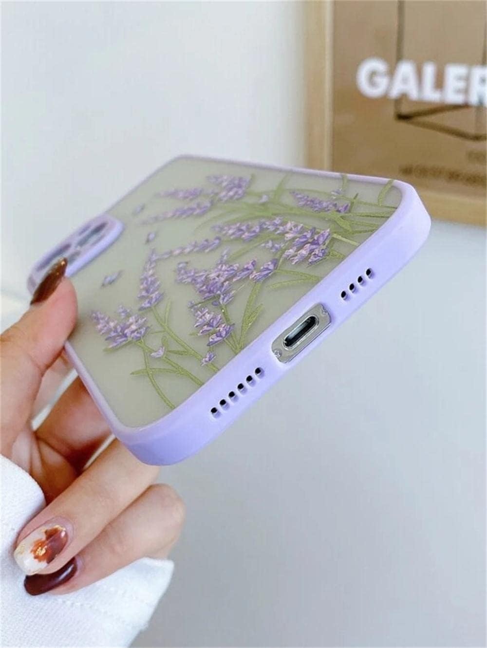 Ownest Funda compatible con iPhone 13, ajuste magnético para MagSafe para parte trasera transparente de policarbonato esmerilado, flores 3D, flores