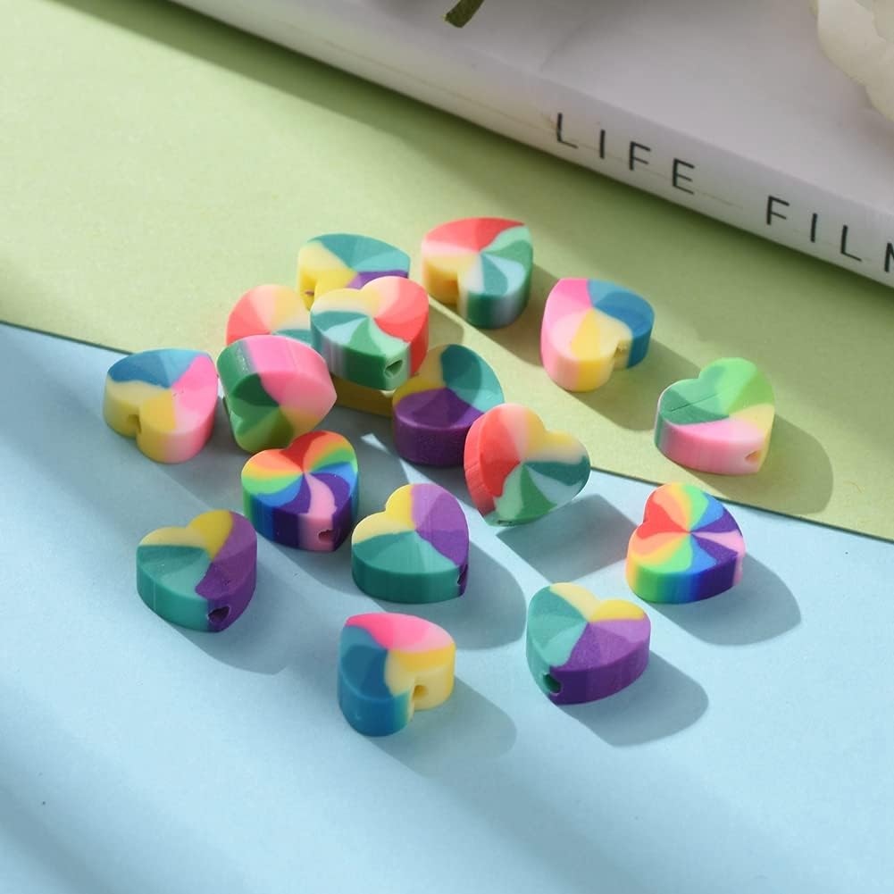 KitBeads 100 cuentas de corazón de polímero de arcilla arco iris en forma de corazón, cuentas espaciadoras de corazón de amor de arcilla para