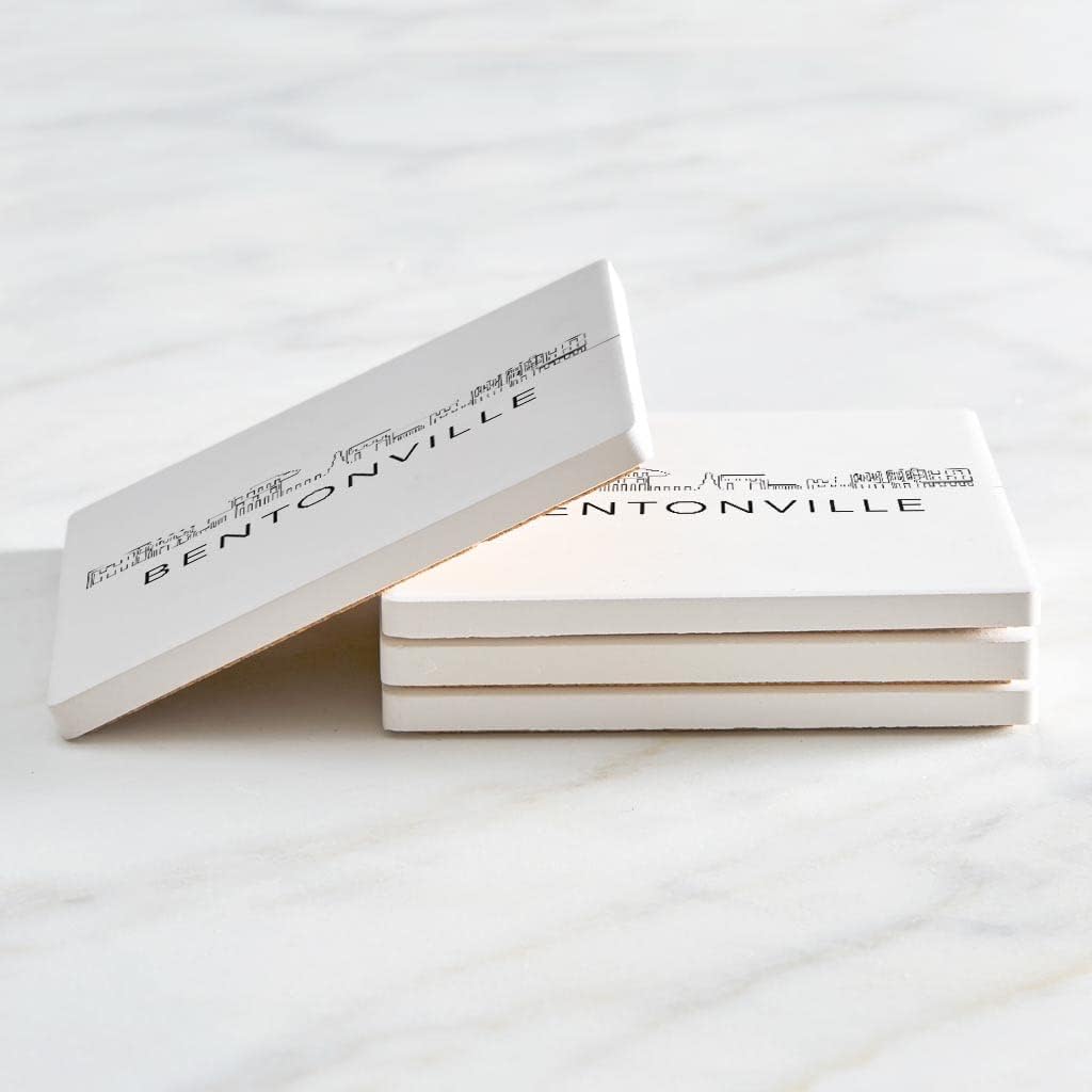 Minimalista B&W Arkansas Bentonville Skyline, Joyride Home Decor, 4 posavasos de cerámica, posavasos cuadrados de 4 pulgadas, juego de 4, parte