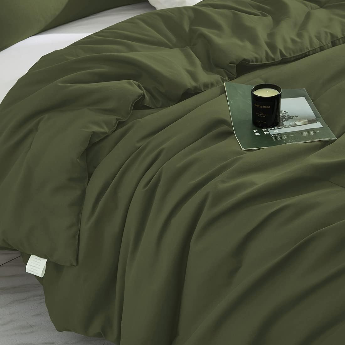 Nayoroom Juego de edredón verde oliva, tamaño individual, juego de ropa de cama de 2 piezas de microfibra suave y ligera para niños y adolescentes