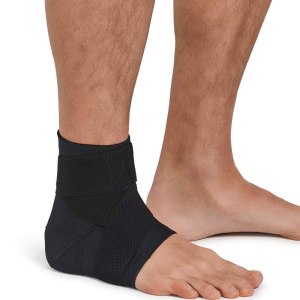 Tommie Copper Tobillera de compresión ajustable de grado profesional, unisex, para hombres y mujeres, transpirable, manga de soporte de recuperación Tommie Copper Tobillera de compresión ajustable de grado profesional, unisex, para hombres y mujeres, transpirable, manga de soporte de recuperación