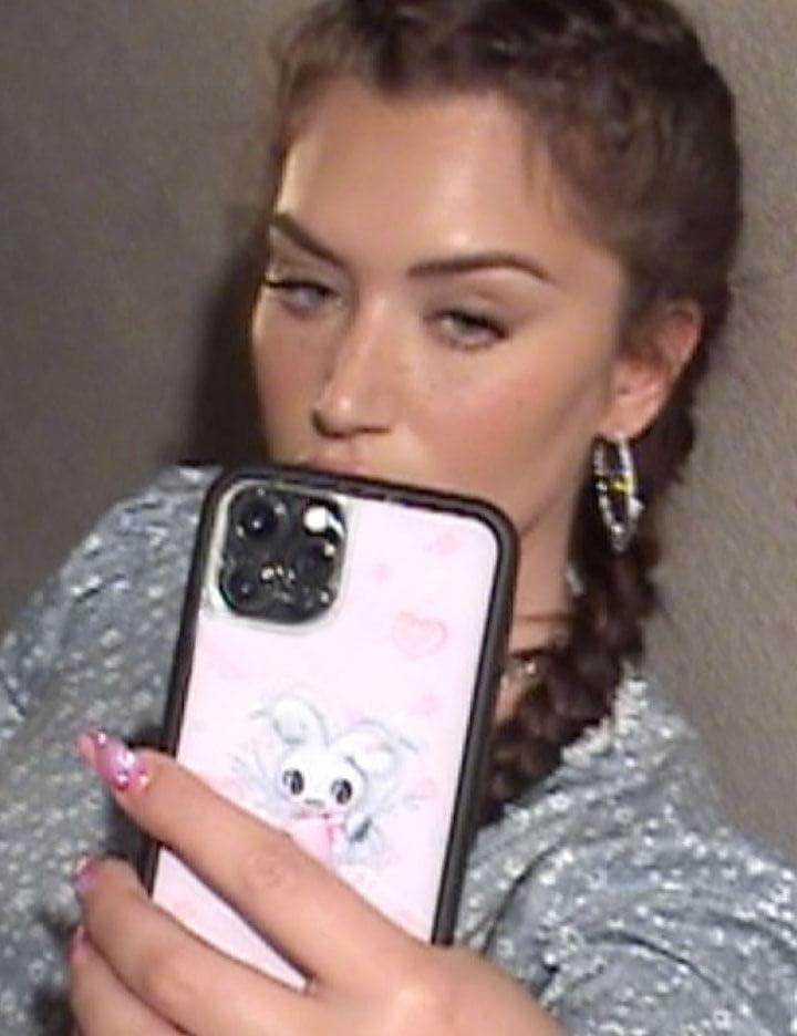 Wildflower Fundas – I’m Sorry by Petra Collins – Carcasa para iPhone 14 Pro